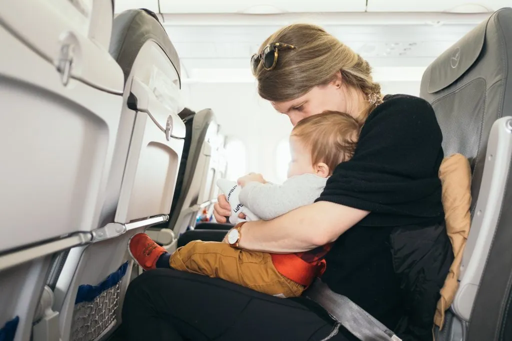 flying etiquette when traveling with kids.